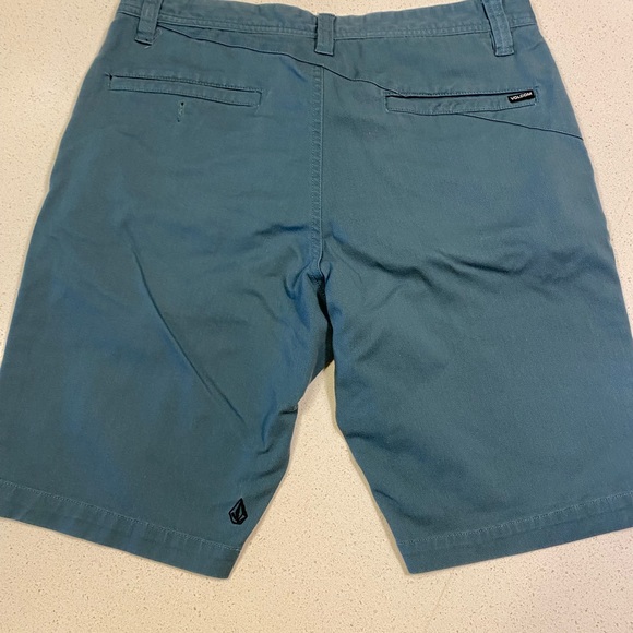 Volcom Frickin’ Modern Chino Shorts. Dusty blue. 32x19 - Picture 2 of 3
